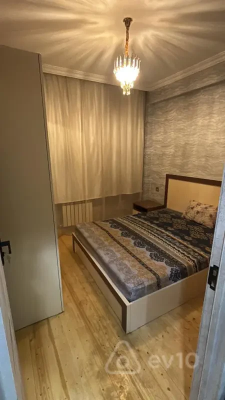 Kirayə verilir 2 otaqlı köhnə tikili 40 m²