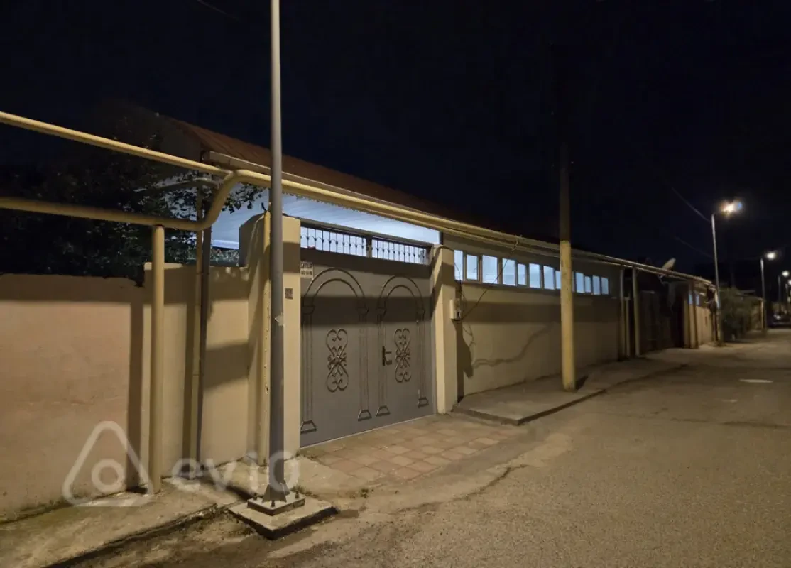 Satılır 5 otaqlı həyət evi 140 m²