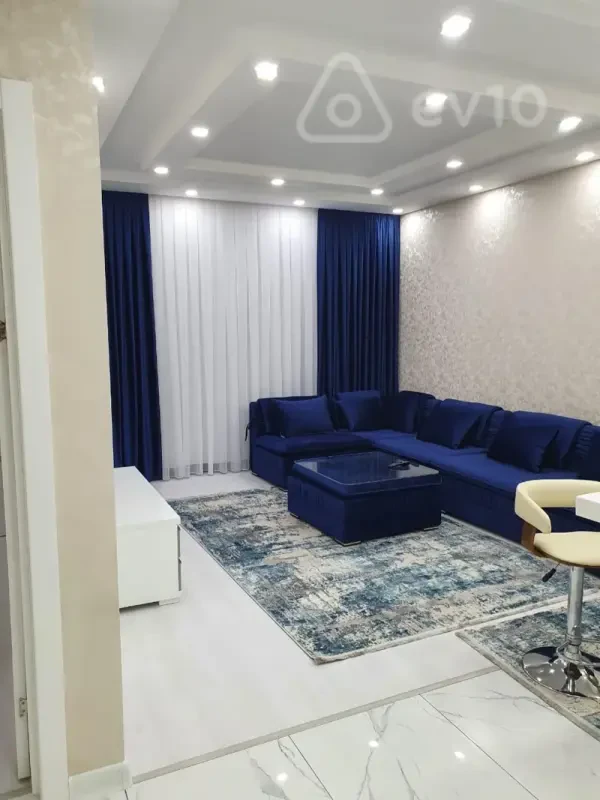 Kirayə verilir 2 otaqlı yeni tikili 65 m²