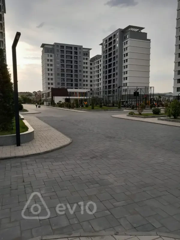 Kirayə verilir 3 otaqlı yeni tikili 90 m²