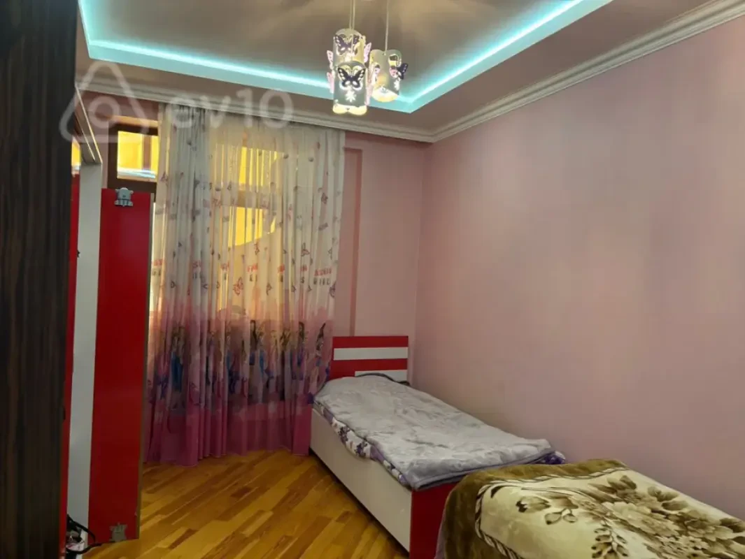 Kirayə verilir 3 otaqlı yeni tikili 100 m²