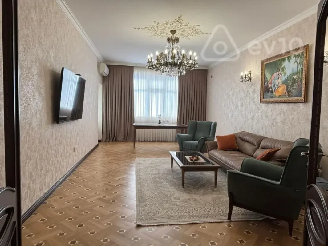 Satılır 4 otaqlı yeni tikili 165 m²