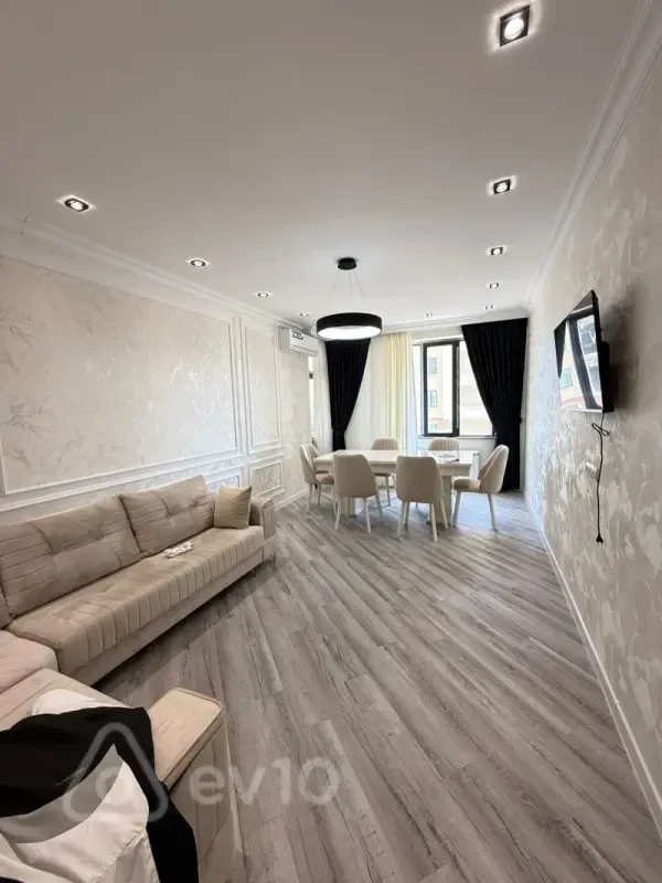Kirayə verilir 3 otaqlı yeni tikili 100 m²