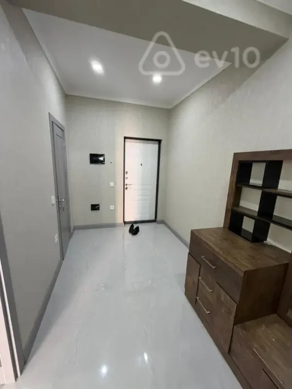 Kirayə verilir 2 otaqlı yeni tikili 61 m²