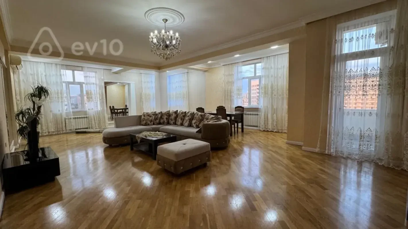 Kirayə verilir 3 otaqlı yeni tikili 178 m²