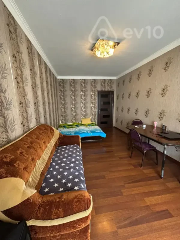 Kirayə verilir 2 otaqlı köhnə tikili 40 m²