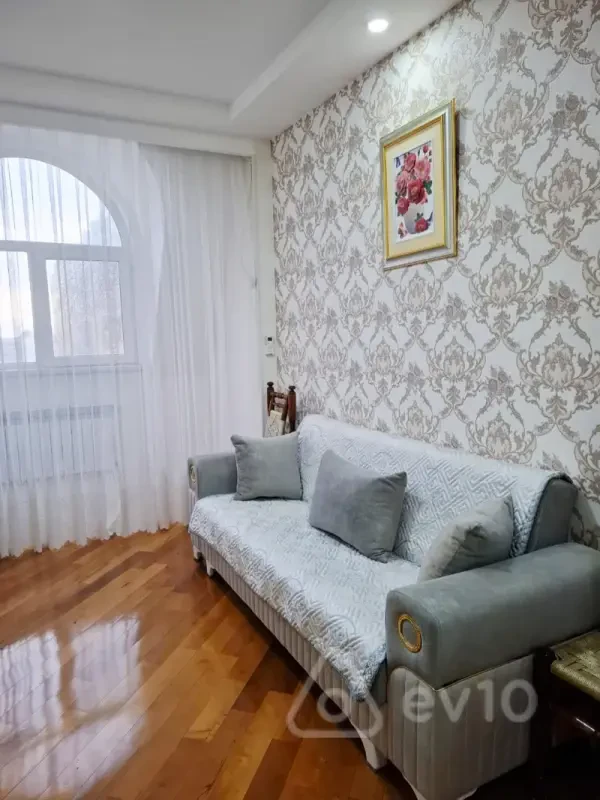 Kirayə verilir 2 otaqlı yeni tikili 60 m²