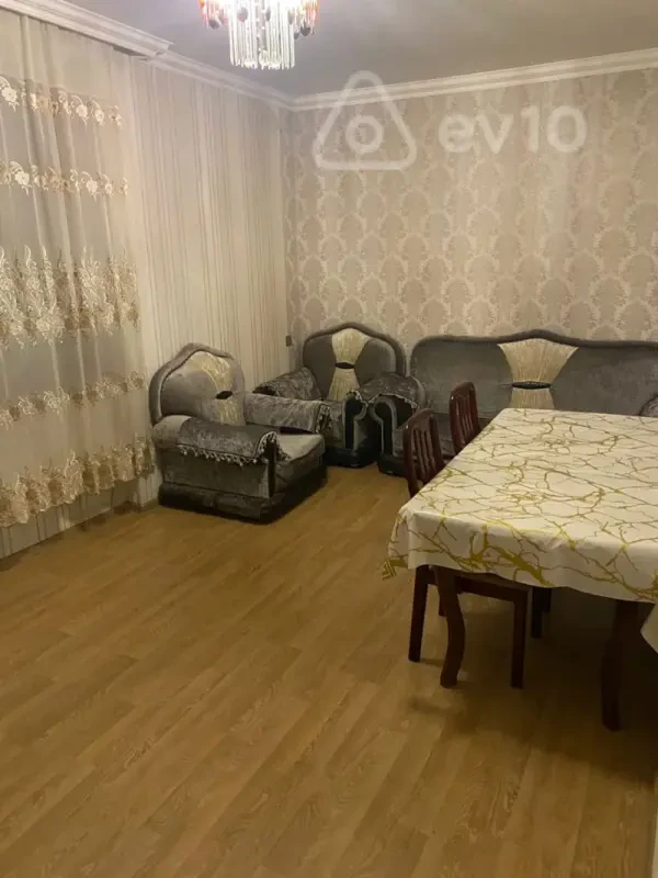 Kirayə verilir 2 otaqlı yeni tikili 64 m²