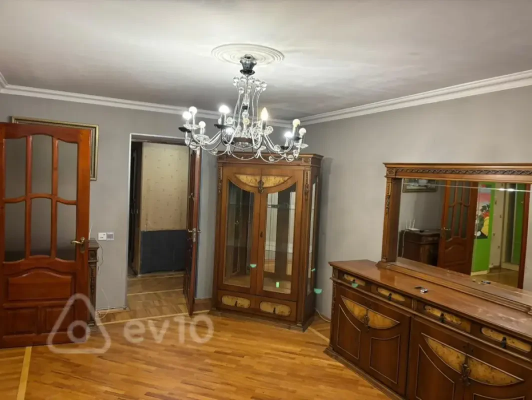 Satılır 3 otaqlı köhnə tikili 80 m²