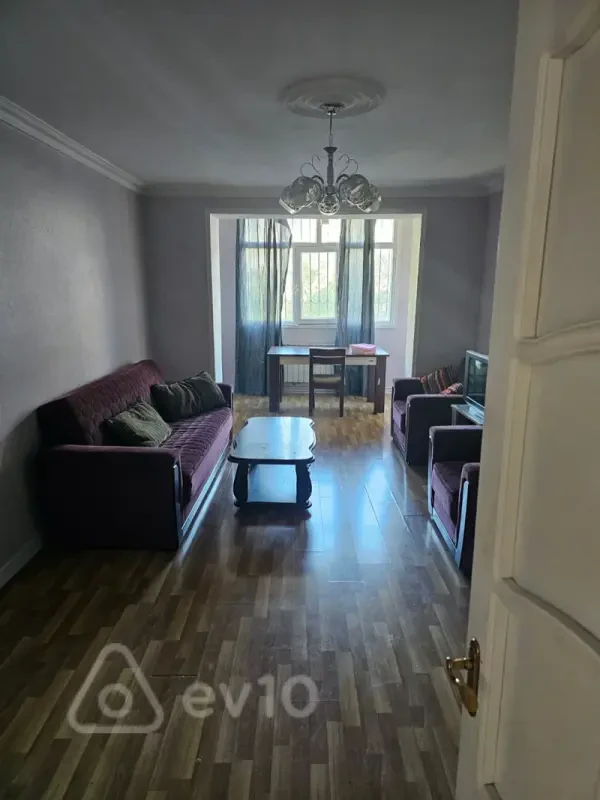 Kirayə verilir 3 otaqlı köhnə tikili 85 m²