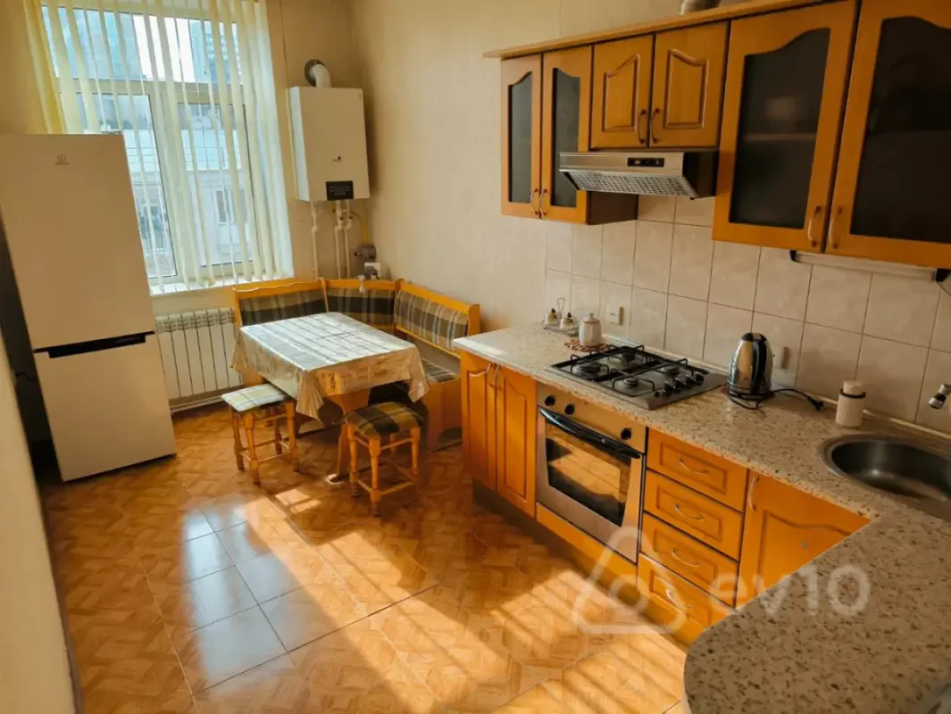 Kirayə verilir 2 otaqlı köhnə tikili 60 m²
