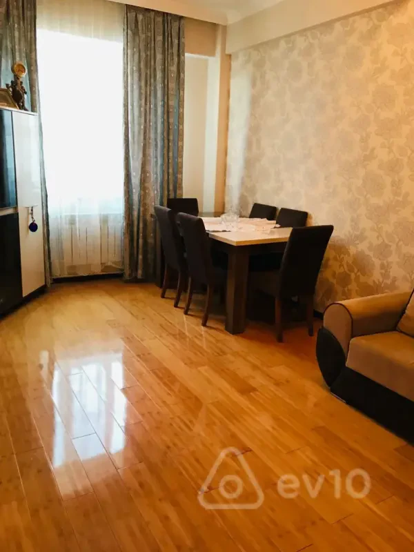 Kirayə verilir 2 otaqlı yeni tikili 62 m²