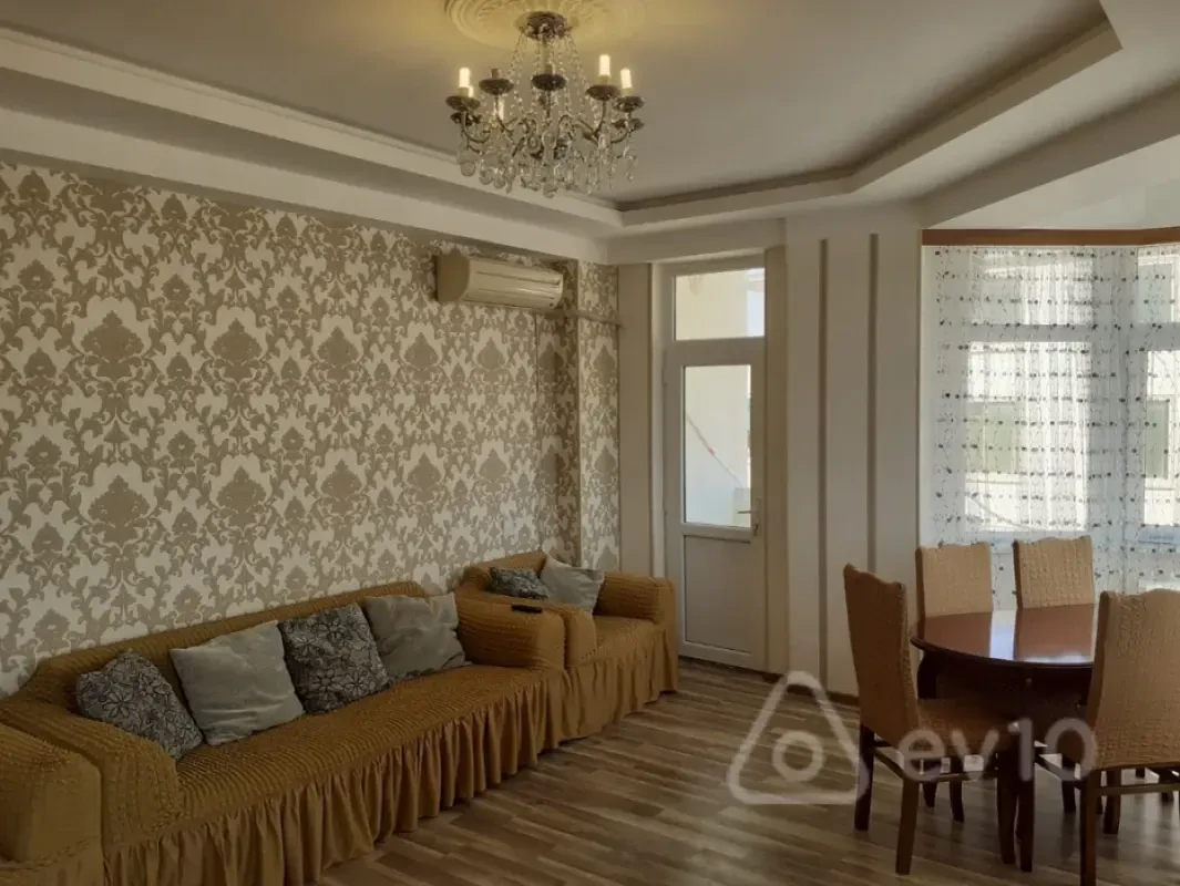 Kirayə verilir 3 otaqlı yeni tikili 120 m²