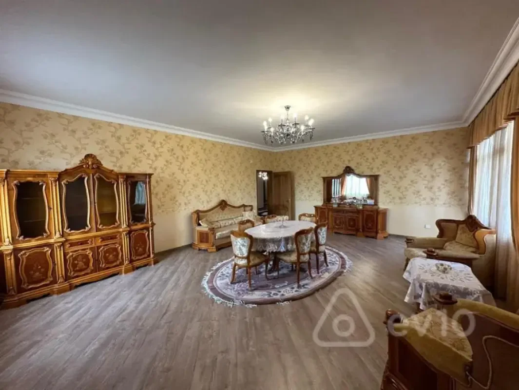 Kirayə verilir 4 otaqlı yeni tikili 225 m²
