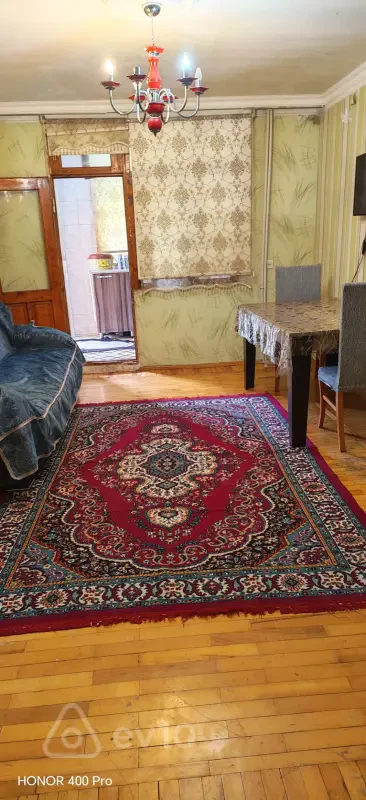 Satılır 4 otaqlı köhnə tikili 61.9 m²