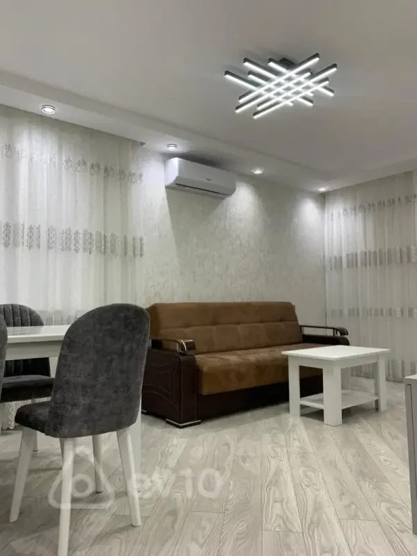 Kirayə verilir 2 otaqlı köhnə tikili 40 m²
