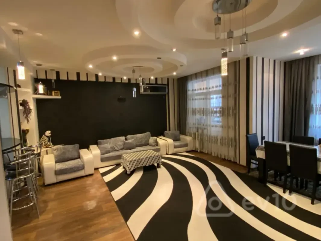 Kirayə verilir 3 otaqlı yeni tikili 130 m²