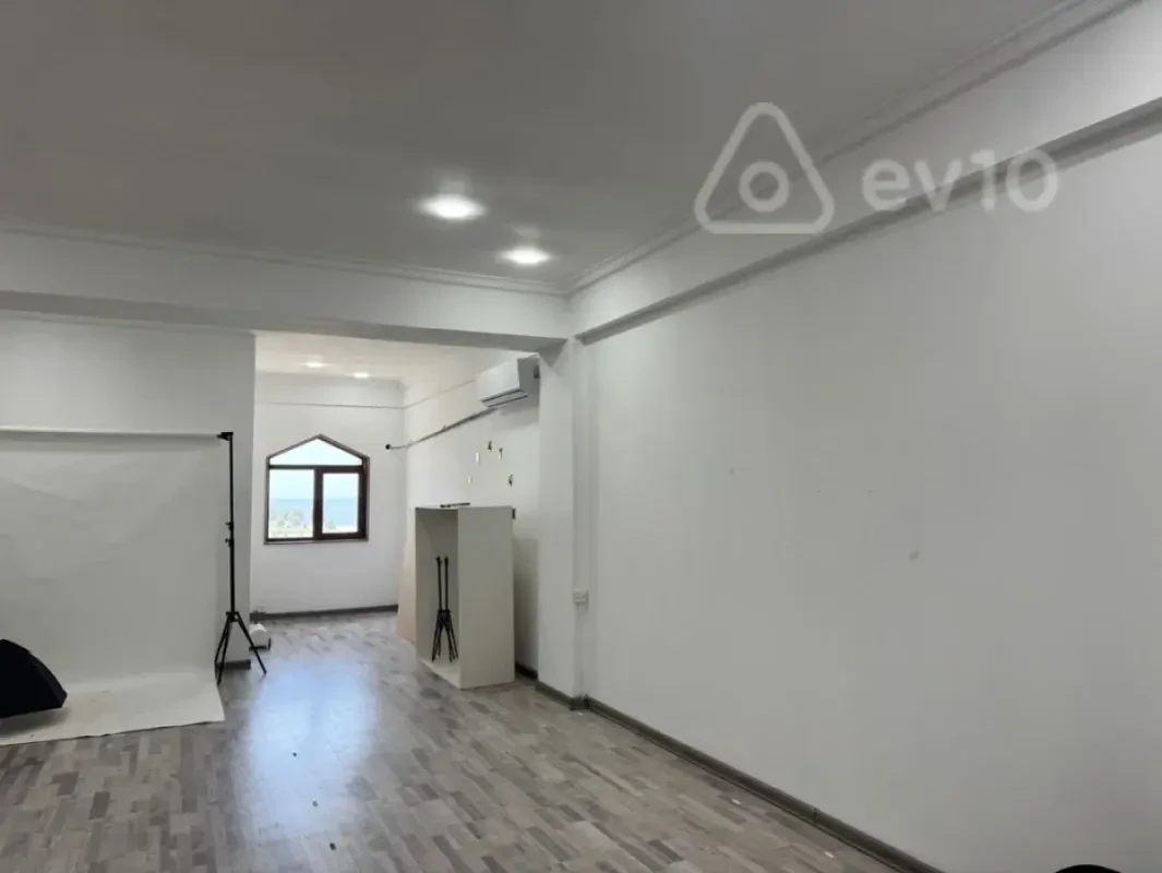 Kirayə verilir 5 otaqlı ofis 125 m²
