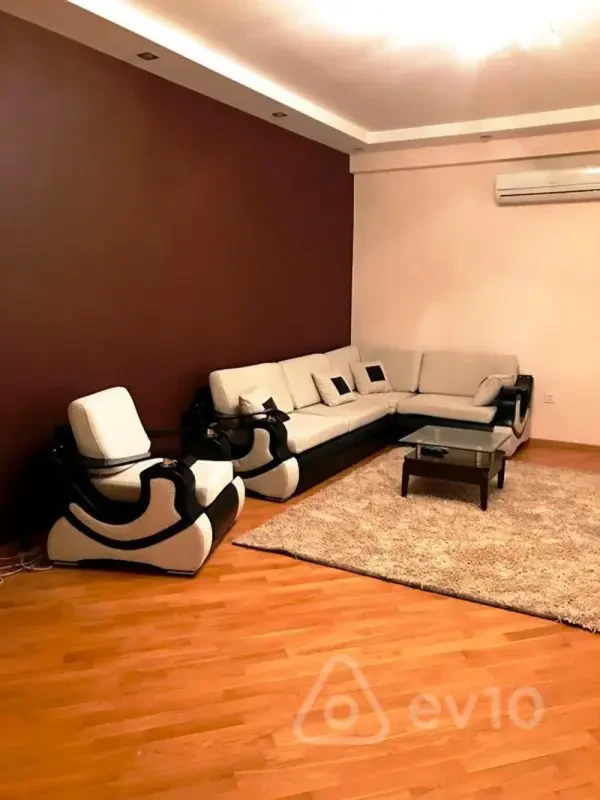 Kirayə verilir 2 otaqlı yeni tikili 110 m²