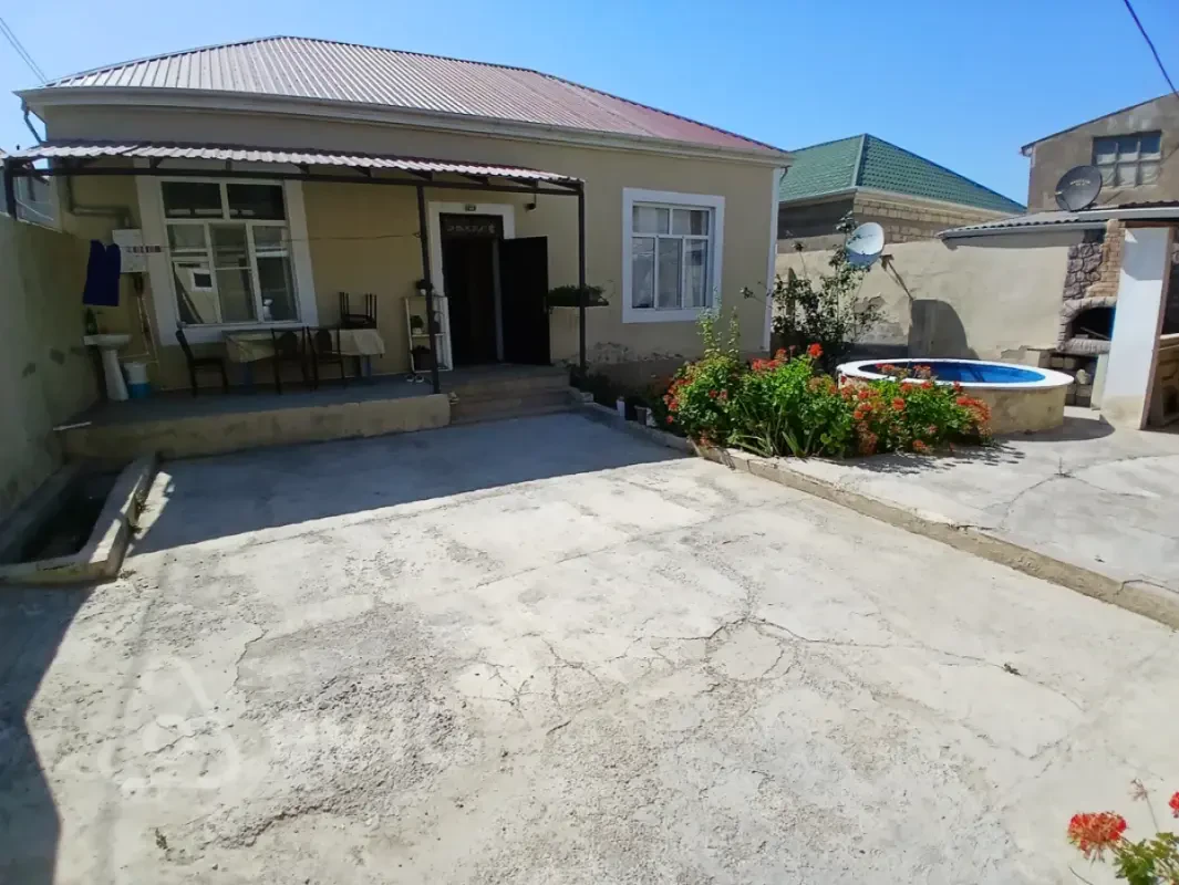 Satılır 4 otaqlı həyət evi 120 m²