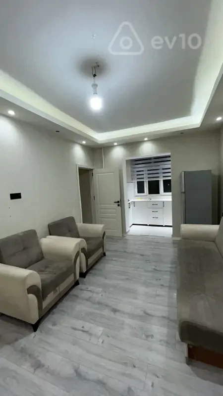 Kirayə verilir 2 otaqlı köhnə tikili 60 m²
