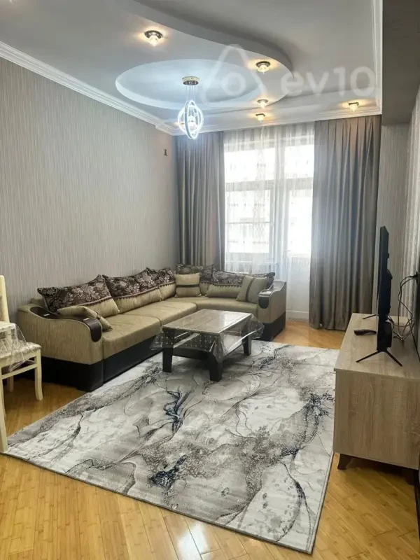 Kirayə verilir 2 otaqlı yeni tikili 70 m²