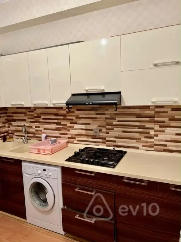 Kirayə verilir 2 otaqlı yeni tikili 65 m²