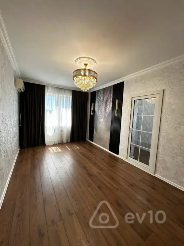 Satılır 3 otaqlı köhnə tikili 60 m²
