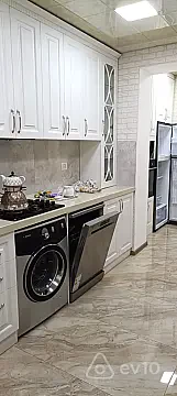 Kirayə verilir 3 otaqlı köhnə tikili 82 m² — Bakı, Nizami 3 otaq 82.00 m²