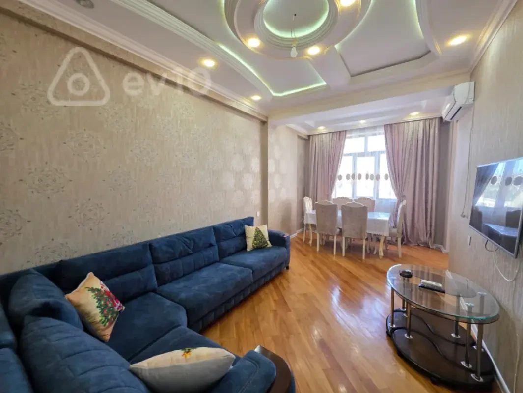 Kirayə verilir 2 otaqlı yeni tikili 70 m²