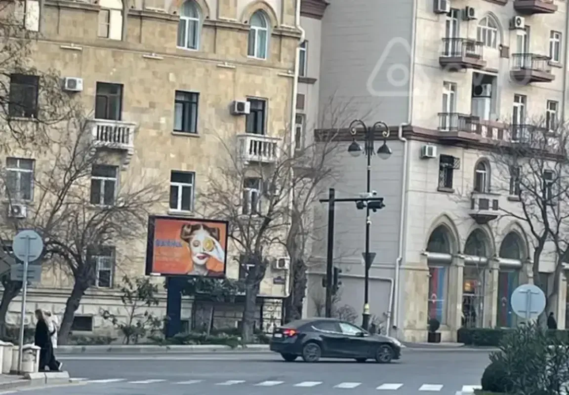 Kirayə verilir 2 otaqlı köhnə tikili 55 m²