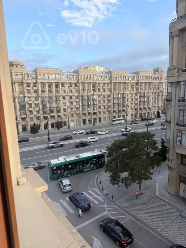 Kirayə verilir 2 otaqlı yeni tikili 70 m²
