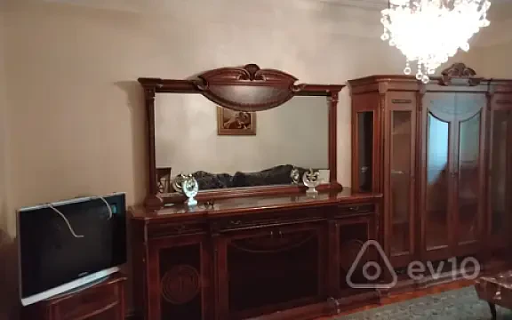 Kirayə verilir 3 otaqlı köhnə tikili 100 m² — Bakı, Yasamal 3 otaq 100.00 m²