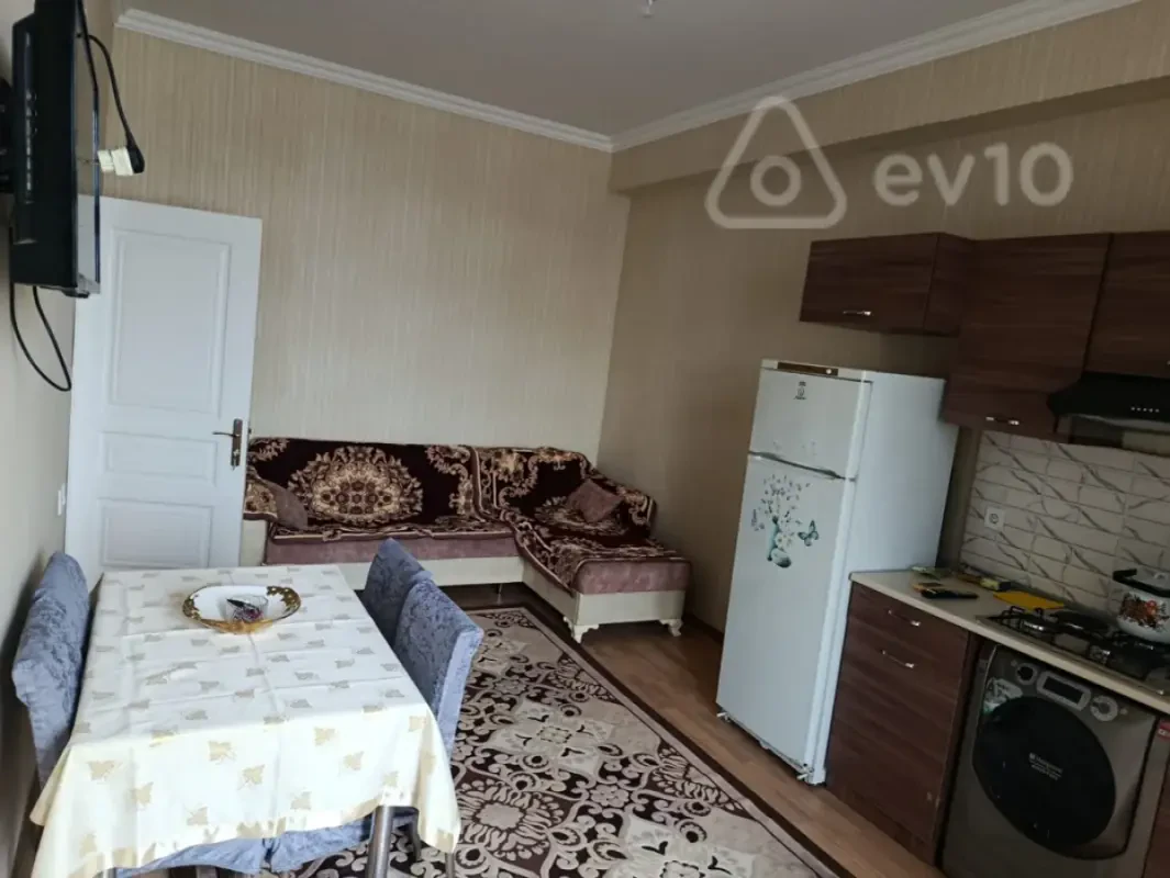 Kirayə verilir 2 otaqlı yeni tikili 50 m²
