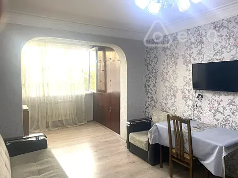 Kirayə verilir 1 otaqlı köhnə tikili 50 m² — Bakı, Nizami 1 otaq 50.00 m²