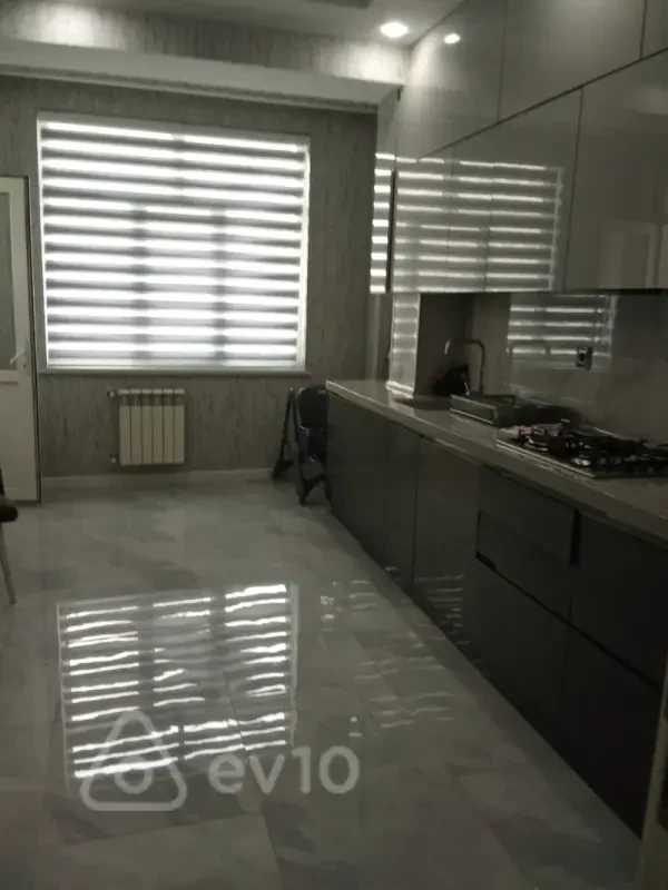 Kirayə verilir 2 otaqlı yeni tikili 90 m²