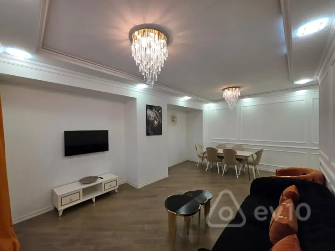 Kirayə verilir 3 otaqlı yeni tikili 145 m²