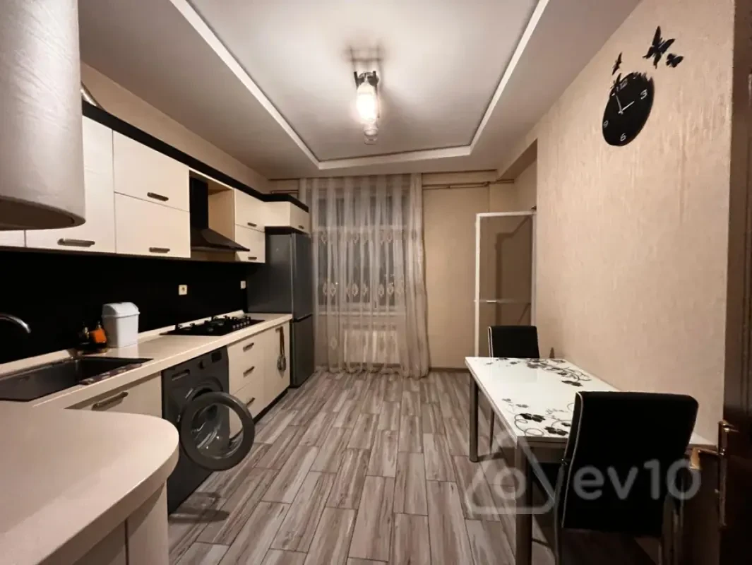 Kirayə verilir 2 otaqlı yeni tikili 95 m²