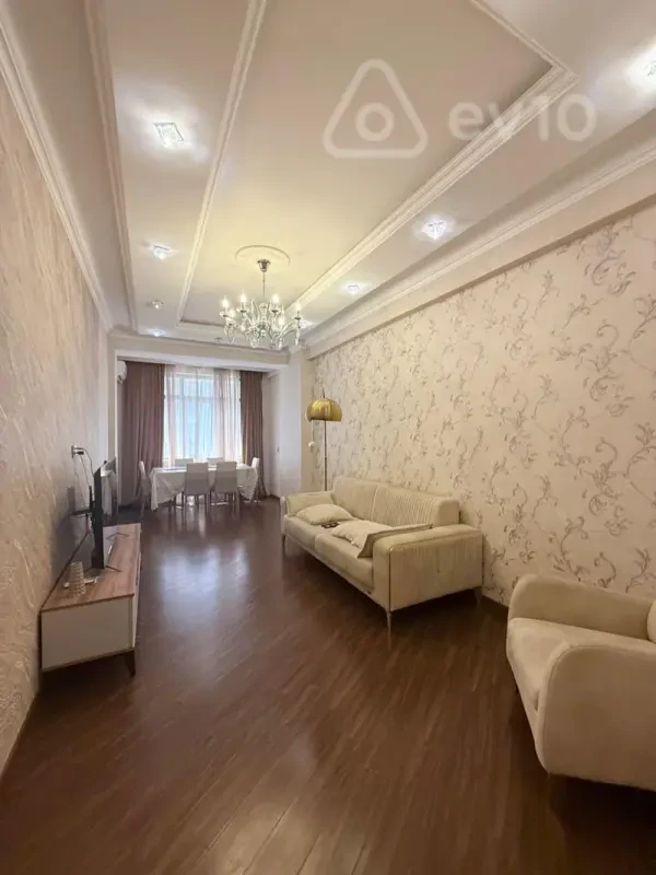 Satılır 3 otaqlı yeni tikili 120 m²