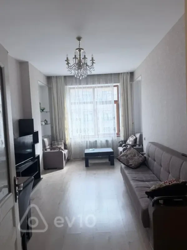 Kirayə verilir 2 otaqlı yeni tikili 70 m²