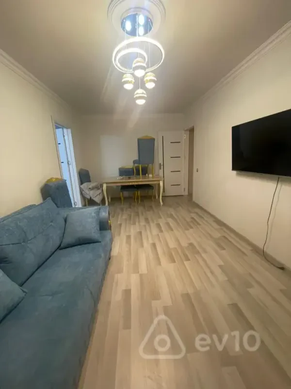 Kirayə verilir 3 otaqlı köhnə tikili 50 m²