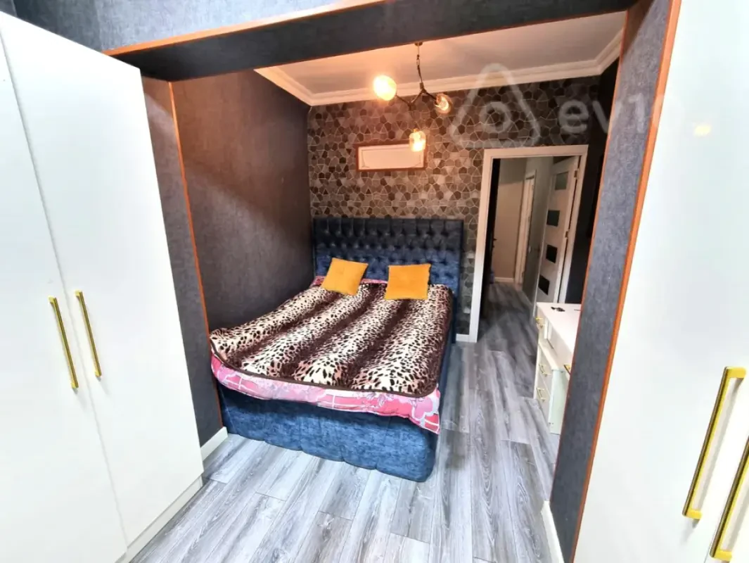 Kirayə verilir 2 otaqlı köhnə tikili 60 m²