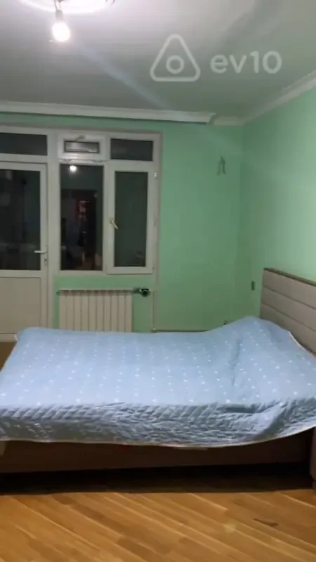 Kirayə verilir 3 otaqlı köhnə tikili 90 m²