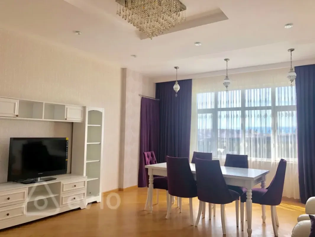Kirayə verilir 2 otaqlı yeni tikili 100 m²