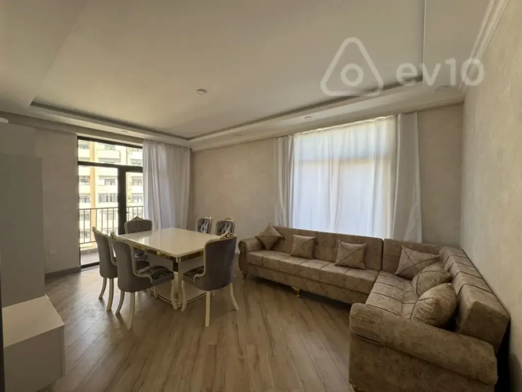 Kirayə verilir 3 otaqlı yeni tikili 100 m²