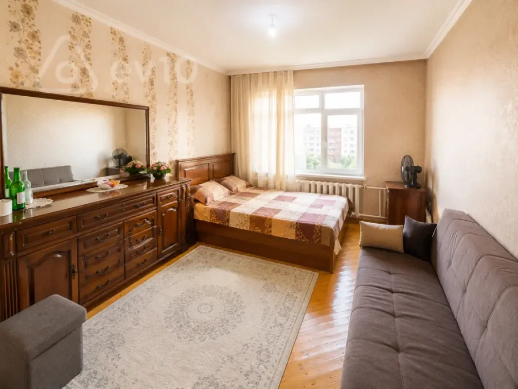 Satılır 1 otaqlı köhnə tikili 43 m²