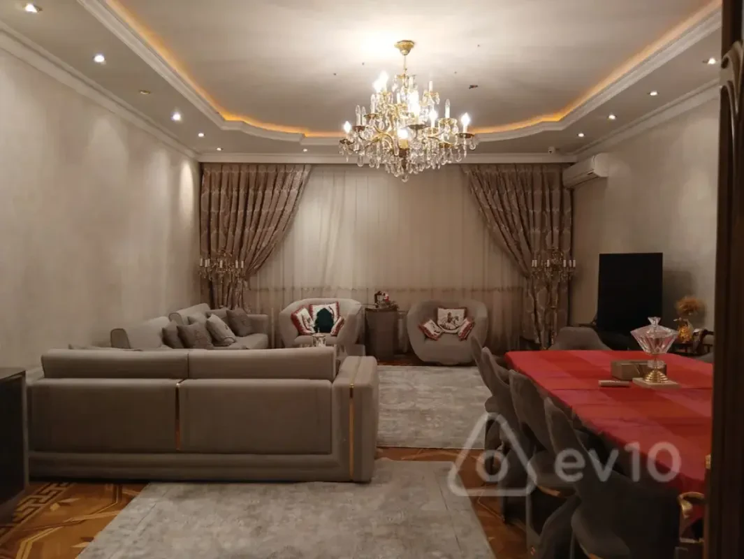 Kirayə verilir 4 otaqlı yeni tikili 215 m²