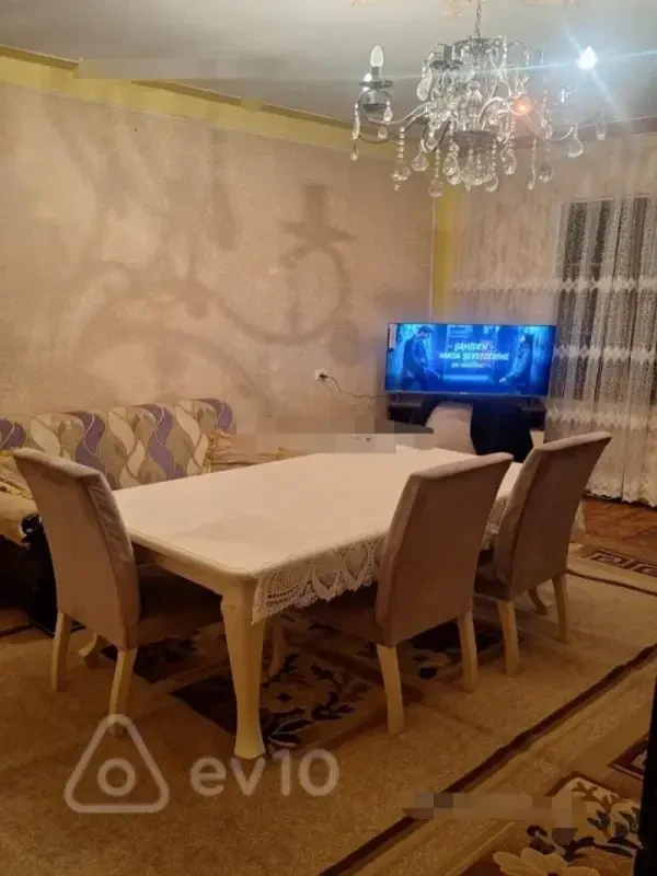 Kirayə verilir 2 otaqlı köhnə tikili 60 m²