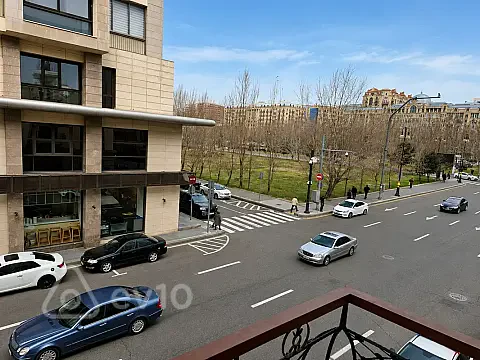 Satılır 3 otaqlı köhnə tikili 80 m² — Bakı, Nəsimi 3 otaq 80.00 m²