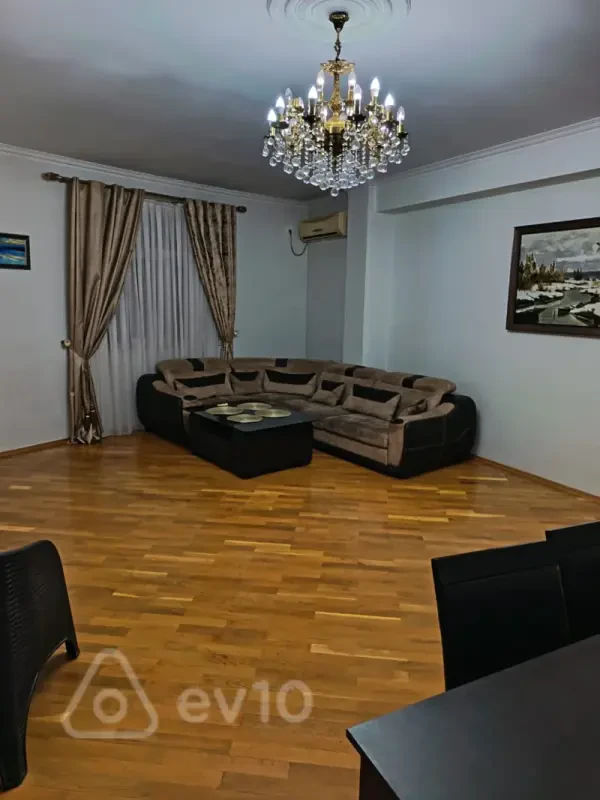 Kirayə verilir 3 otaqlı yeni tikili 112 m²